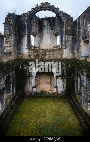 TOMAR, PORTUGAL - 31 JANVIER 2019 : ruines de la maison de chapitre du couvent du christ, bastion ancien des templiers et monastère à Tomar, Portugal, Banque D'Images