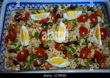 Assiette farcie de salade russe Banque D'Images