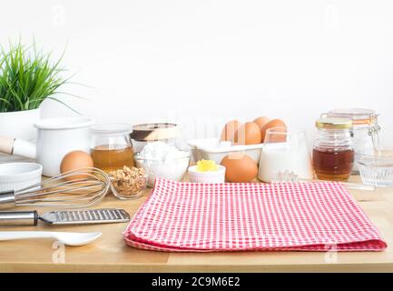 Foyer sélectif.cuisine de la nourriture de petit-déjeuner ou de la boulangerie avec des ingrédients et l'espace de copie de la nappe.pour l'affichage du produit de fond.saine alimentation Banque D'Images