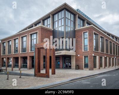 Bibliothèque Altrincham, Market Street, Pott Street, Trafford Banque D'Images