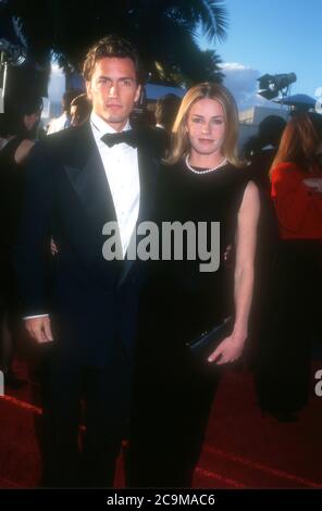 Santa Monica, Californie, États-Unis 24 février 1996 l'acteur Andrew Shue et la sœur Elisabeth Shue assistent aux deuxièmes Prix annuels de la Guilde des acteurs de l'écran le 24 février 1996 à l'auditorium civique de Santa Monica à Santa Monica, Californie, États-Unis. Photo par Barry King/Alay stock photo Banque D'Images