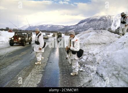 Exercices de l'OTAN AMF (Allied Mobil Force) en Norvège, février 1986; soldats de l'armée luxembourgeoise Banque D'Images