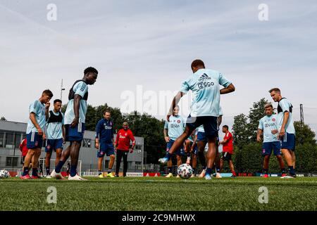 AMSTERDAM , 01-08-2020 , Sportpark de Toekomst , football néerlandais , Eredivisie , saison 2020 / 2021. Rondo pendant la session de formation d'Ajax Banque D'Images