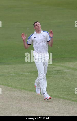 CHESTER LE STREET, ANGLETERRE. 1ER AOÛT 2020 - Matthew Fisher du Yorkshire pendant le match de Bob Willis Trophy entre Durham et Yorkshire à Emirates Riverside, Chester le samedi 1er août 2020. (Credit: Mark Fletcher | MI News) Credit: MI News & Sport /Alay Live News Banque D'Images