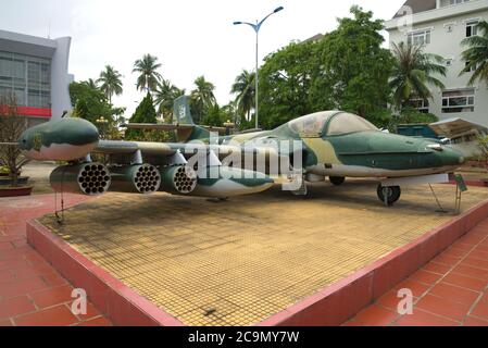 DA NANG, VIETNAM - 06 JANVIER 201: Cessna A-37 Dragonfly - l'avion américain d'attaque de trophées dans le musée de la 5ème zone militarisée Banque D'Images