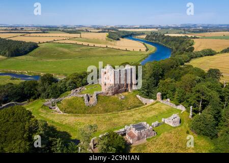 Vue aérienne du château de Norham, Northumberland, Angleterre. Banque D'Images