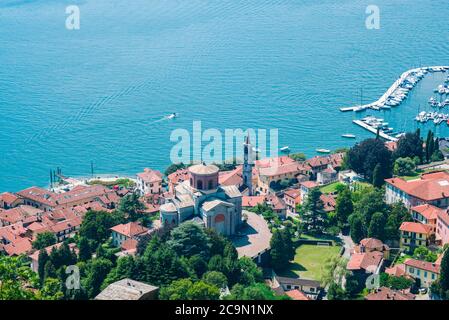 La ville de Laveno, vue d'en haut Banque D'Images