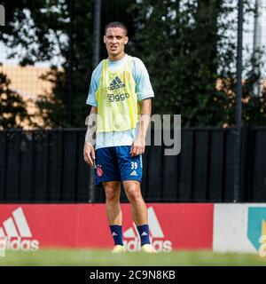 AMSTERDAM , 01-08-2020 , Sportpark de Toekomst , football néerlandais , Eredivisie , saison 2020 / 2021. Antony, joueur d'Ajax, pendant la session d'entraînement d'Ajax Banque D'Images