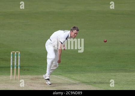 CHESTER LE STREET, ANGLETERRE. 1ER AOÛT 2020 - le bowling Steve Pattinson du Yorkshire lors du match de Trophée Bob Willis entre Durham et Yorkshire à Emirates Riverside, Chester le Street, le samedi 1er août 2020. (Credit: Mark Fletcher | MI News) Credit: MI News & Sport /Alay Live News Banque D'Images