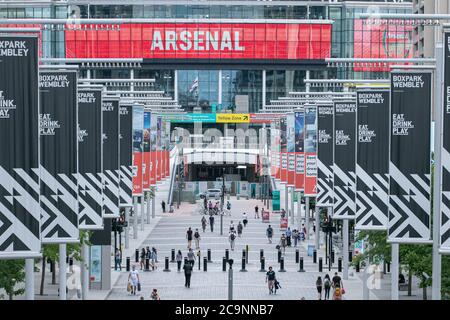 WEMBLEY LONDON, Royaume-Uni - 1 août 2020 UNE vue du stade Wembley façon olympique avant la finale de la coupe de football de Heads Up entre Arsenal et Chelsea. La finale de cette année, qui se tient traditionnellement en mai, a dû être replanifiée et sera tenue derrière des portes fermées, sans que les supporters ne soient autorisés à arrêter la propagation du coronavirus Covid-19 et sera la première 'finale de la coupe FA sans ventilateur'. Credit: amer ghazzal / Alamy Live News Banque D'Images