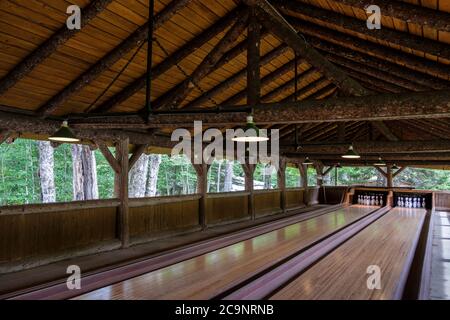 Great Camp Sagamore Bowling Alley, Adirondack Mountains, Raquette Lake, New York, États-Unis Banque D'Images