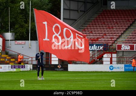 Dublin, Irlande. 1er août 2020. Drapeau de Shelbourne lors du match de première division de l'Airtricity SSE entre le Shelbourne FC et le Waterford FC à Tolka Park à Dublin, Irlande le 1er août 2020 (photo par Andrew SURMA/SIPA USA) crédit: SIPA USA/Alay Live News Banque D'Images