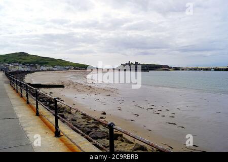 Peel Bay et Castle Isle of Man Banque D'Images