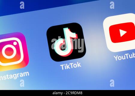 Ostersund, Suède - 2 août 2020 : icône de l'application Tiktok. Tiktok est un service chinois de réseautage social de partage de vidéos Banque D'Images