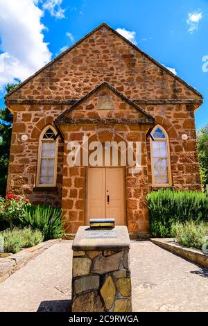 Adelaide Hills, Australie-Méridionale - 9 février 2020 : Clarendon Historic Hall Museum vu de Grants Gully Road lors d'une brillante journée d'été Banque D'Images