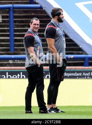 Kristian Woolf et Alex Walmsley (à droite), entraîneur-chef de St Helens, avant le match de la Super League de Betfred au stade Emerald Headingley, à Leeds. Banque D'Images