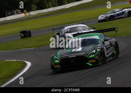 Tarporley, Royaume-Uni. 02 août 2020. L'écurie ABBA Racing Mercedes-AMG conduite par Richard Neary et Sam Neary lors de la première course du Championnat britannique Intelligent Money GT à Oulton Park, Tarporley, Angleterre, le 2 août 2020. Photo de Jurek Biegus. Utilisation éditoriale uniquement, licence requise pour une utilisation commerciale. Aucune utilisation dans les Paris, les jeux ou les publications d'un seul club/ligue/joueur. Crédit : UK Sports pics Ltd/Alay Live News Banque D'Images