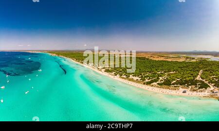 Été sur la plage de Majorque es Trenc ses Arenes aux Iles Baléares, Espagne, juillet 2020 Banque D'Images