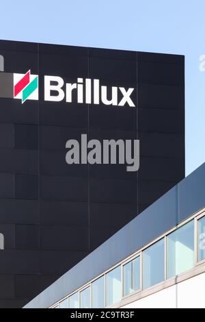 Munster, Allemagne - 21 juillet 2017 : immeuble de bureaux Brillux à Munster. Brillux est un fabricant de peinture allemand géré par la quatrième génération Banque D'Images