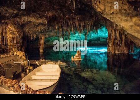 Célèbre grotte Cuevas del Drach à Porto Christo Mallorca,.Dragon Caves. Banque D'Images