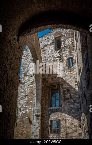 Le centre historique de Pérouse, un mélange d'histoire, d'art et de culture. Pérouse est une capitale italienne de la région de l'Ombrie. Il est connu pour les defens Banque D'Images