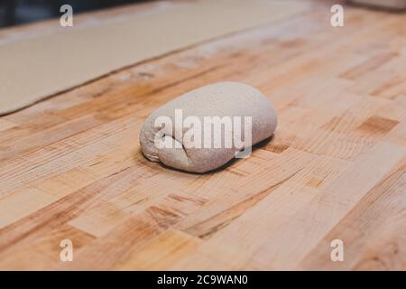Préparation de pain au levain à Whistler, Colombie-Britannique, Canada, naturel, pain végétalien Banque D'Images