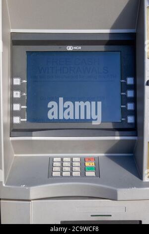 Face avant d'un point CHAP ou d'un ATM affichant le clavier et l'écran Banque D'Images