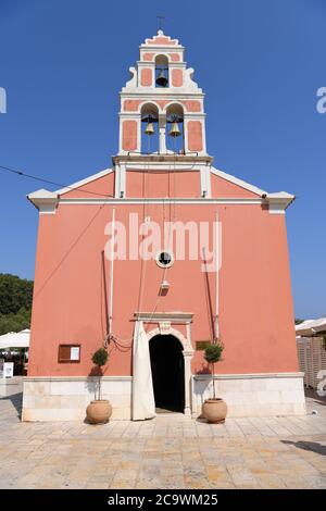 L'église sur la place principale de la ville de Gaios, Paxos, Grèce Banque D'Images