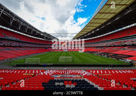 LONDRES, ROYAUME-UNI. 2 août 2020 - vue générale de Wembley lors de la finale du Playoff de la Ligue nationale de Vanarama entre le comté de Notts et Harrogate Town au stade Wembley, Londres. (Credit: Jon Hobley | MI News) Credit: MI News & Sport /Alay Live News Banque D'Images