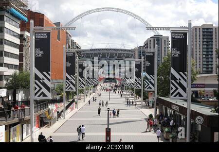 Wembley, Royaume-Uni. 1er août 2020. Wembley Way est beaucoup plus calme, sans fans autorisés à l'intérieur du stade, à l'Emirates FA Cup final match Arsenal v Chelsea, au stade Wembley, Londres, Royaume-Uni le 1er août 2020. Le match se joue derrière des portes fermées en raison de la pandémie actuelle du coronavirus COVID-19 et des restrictions gouvernementales en matière de distance et de verrouillage social. Crédit : Paul Marriott/Alay Live News Banque D'Images