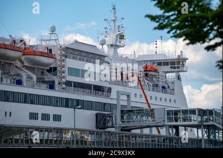 Helsinki / Finlande - 31 juillet 2020 : gros plan d'un grand traversier routo-ferry amarré au terminal des passagers. Banque D'Images