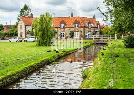 La rivière Burn au joli village de Norfolk de South Creake. Banque D'Images