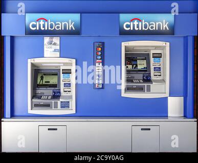 San Francisco, CA, États-Unis - 15 janvier 2020 : guichet automatique Citibank. Citibank est une division bancaire de la multinationale de services financiers Citigroup, f Banque D'Images