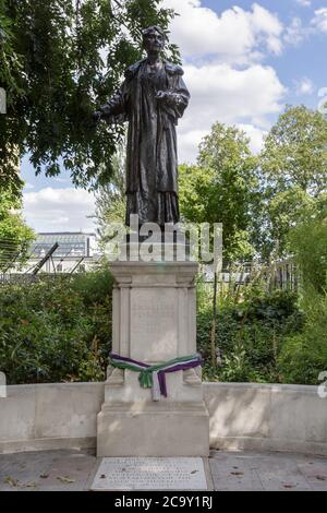 Statue d'Emmeline Pankhurst, maître de suffragette, Victoria Tower Gardens, Westminster, Londres, Angleterre Banque D'Images
