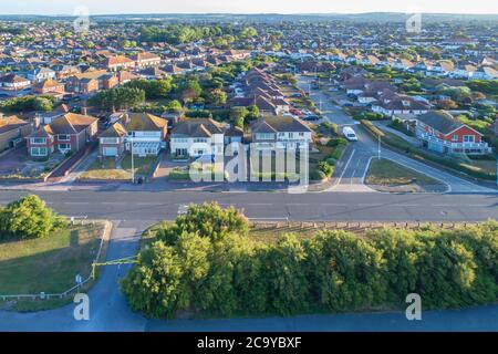 vue aérienne du village goring sur la côte ouest du sussex Banque D'Images