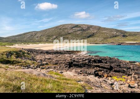 Plage déserte de Tangasdale et Ben Tangaval sur l'île de Barra dans les Hébrides extérieures. Banque D'Images