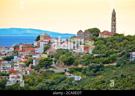 Village d'Igrane sur la Riviera de Makarska vue coucher de soleil, région de Dalmatie en Croatie Banque D'Images