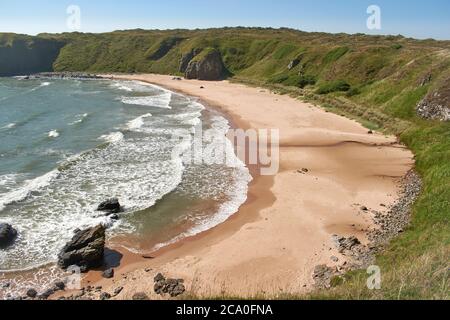 FORVIE SANDS NATIONAL NATURE RESERVE COLLIESTON ECOSSE VUE SUR LA PLAGE DE SABLE ET LES VAGUES À HACKLEY BAY Banque D'Images