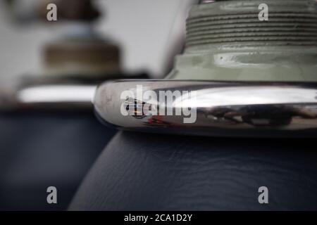 Réflexions d'une voiture Red Bull F1, sur certains équipements de garage de fosse, au Red Bull Ring Austria 2018 Banque D'Images