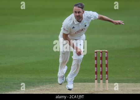 Londres, Royaume-Uni. 3 août 2020. Rikki Clarke Bowling pour Surrey contre Middlesex le troisième jour du jeu Bob Willis Trophy à l'Oval. David Rowe/Alay Live News Banque D'Images