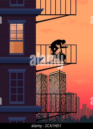 Une jeune femme fait un vélo d'exercice sur le patio ou s'échappe du feu devant son appartement en escalier, dans un cadre urbain au crépuscule. Banque D'Images