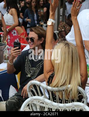 Miami, États-Unis d'Amérique. 17 mars 2019. MIAMI GARDENS, FL - 17 MARS : Jonathan Cheban vu au Seaspice Restaurant le 17 mars 2019 à Miami, Floride. Personnes: Jonathan Cheban crédit: Storms Media Group/Alay Live News Banque D'Images