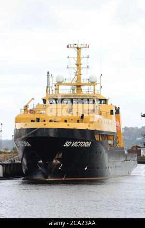 SD Victoria, un navire de soutien exploité par Serco Marine Services à l'appui de l'armée britannique, a amarré à Greenock après l'exercice joint Warrior 12-2. Banque D'Images