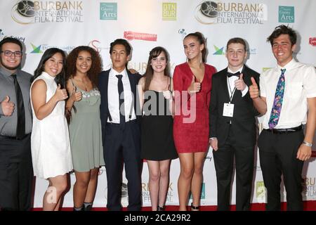 LOS ANGELES - SEP 9 : Hanson Wapmer, Angelique Chen, Nyah Mor-Yossef, Migail Zamora, Kylie Shapiro, Carly Mendola, Kanny Esterkin, Jackson Cook au 10e gala annuel de la nuit de clôture du Festival International du film de Burbank au Centre de congrès de Burbank le 9 septembre 2018 à Burbank, CA Banque D'Images