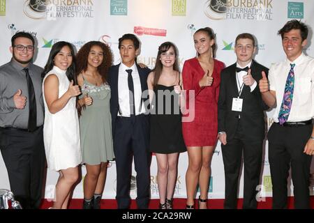 LOS ANGELES - SEP 9 : Hanson Wapmer, Angelique Chen, Nyah Mor-Yossef, Migail Zamora, Kylie Shapiro, Carly Mendola, Kanny Esterkin, Jackson Cook au 10e gala annuel de la nuit de clôture du Festival International du film de Burbank au Centre de congrès de Burbank le 9 septembre 2018 à Burbank, CA Banque D'Images