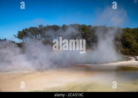 Waiotapu Geothermal Valley pools, Nouvelle-Zélande. Banque D'Images