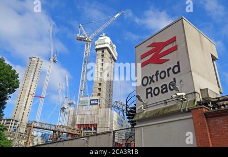 Construction de nouveaux appartements derrière la gare de Manchester Oxford Road, Oxford Road, Manchester, Angleterre, Royaume-Uni, M1 6FU Banque D'Images
