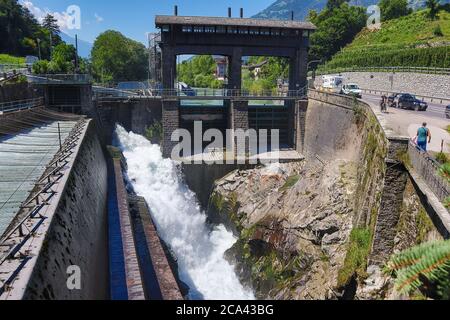 Italien. 29 juillet 2020. Suedtirol, Italie juillet 2020: Impressions de Suedtirol juillet 2020 Toell, vue du barrage, Adige, Energie, Meraner Land, Suedtirol | usage dans le monde crédit: dpa/Alay Live News Banque D'Images