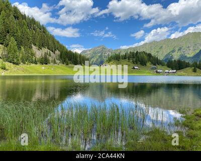 Lac Duisitzkarsee en Autriche.le Duisitzkarsee est probablement l'un des plus beaux lacs de montagne du Schladminger Tauern.The place without tou Banque D'Images