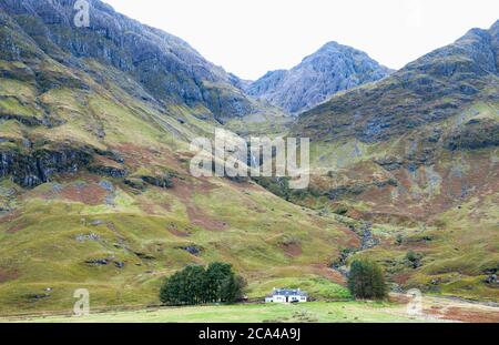 Parc automobile ViewPoint Loch Achtriochtan sur les montagnes Glencoe, Écosse, Royaume-Uni, Banque D'Images